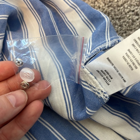 Kut From The Kloth Blue/ White Stripped Shirt Size Small - Picture 9 of 10